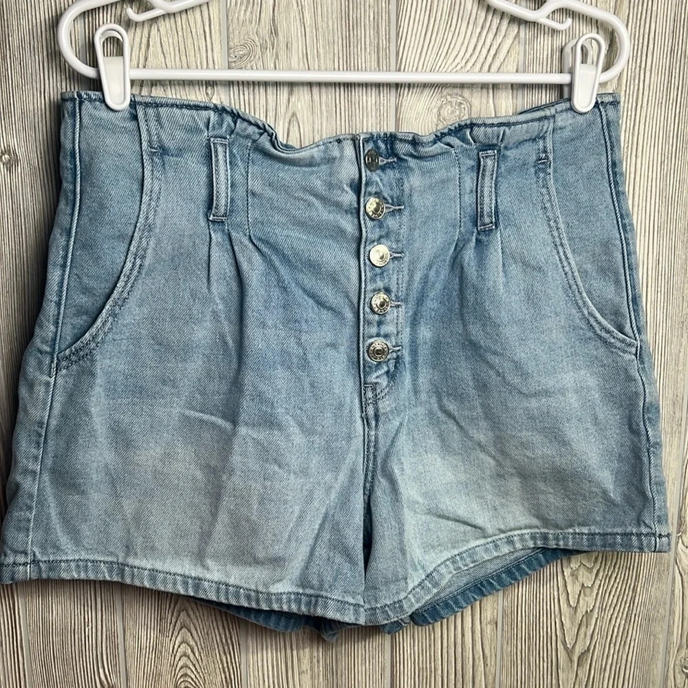 Women American Eagle mom shorts fly button size 12